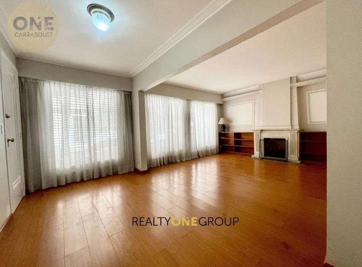 Local comercial · 230m² · 7 Ambientes · 1 Cochera