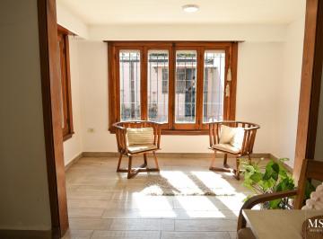 Casa · 216m² · 4 Ambientes · 3 Cocheras · Casa 3 Dorm. Más Local Refaccionado, Bossinga N° 909, Ensenada
