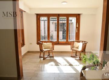 Casa · 216m² · 4 Ambientes · 3 Cocheras · Casa 3 Dorm. Más Local Refaccionado, Bossinga N° 909, Ensenada