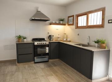 Casa · 216m² · 4 Ambientes · 3 Cocheras · Casa 3 Dorm. Más Local Refaccionado, Bossinga N° 909, Ensenada