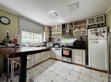 Casa · 190m² · 3 Ambientes · 2 Cocheras · Casa 2 Dorm., 424 N° 3398 y 135, Villa Elisa