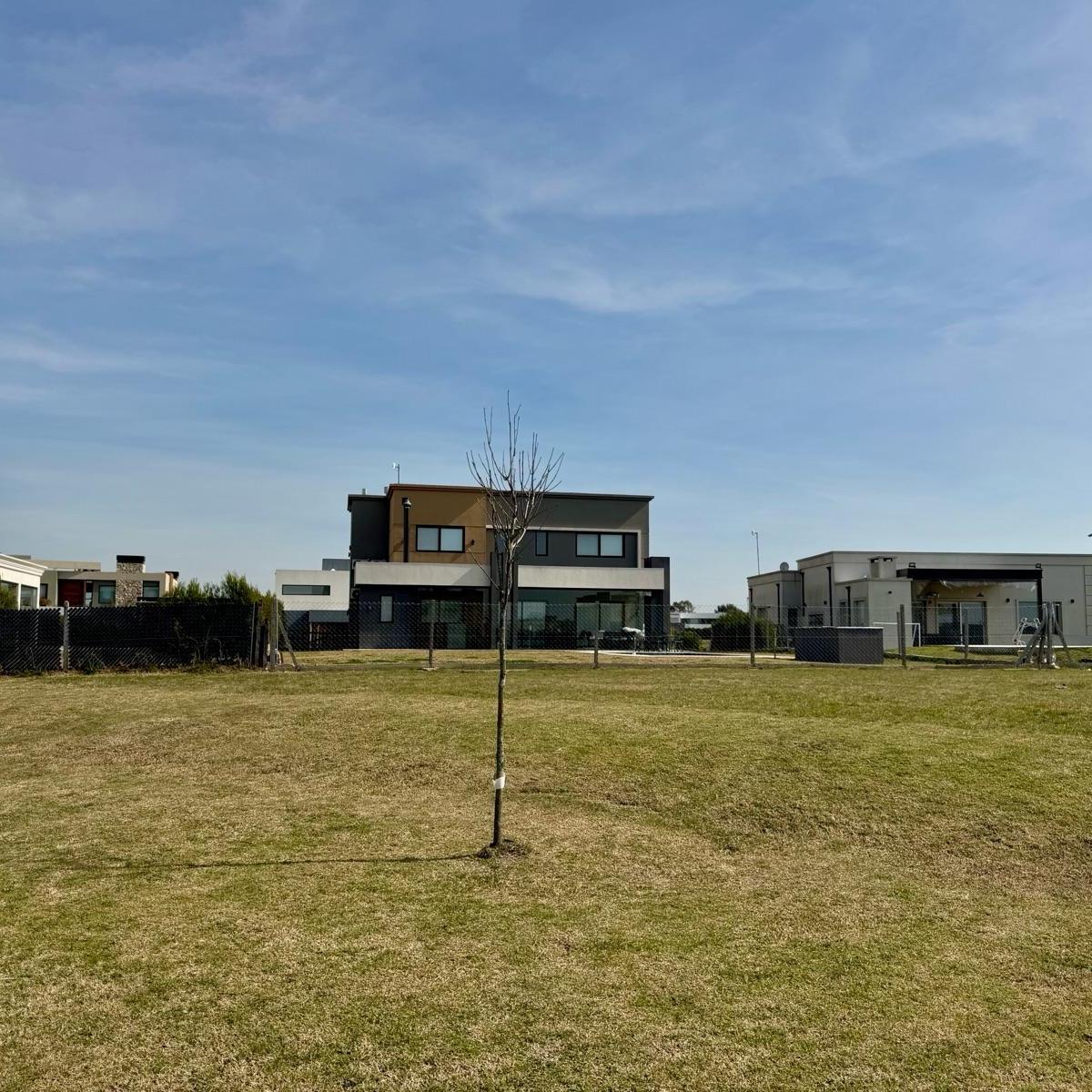 Villalobos, Pueblos del Plata,  Villalobos, Guillermo Hudson
