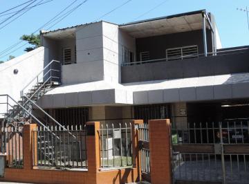 Casa · 220m² · 8 Ambientes · 2 Cocheras · Venta Casa Multifamiliar Hurlingham Apto Credito