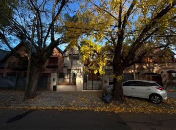 Casa de 8 ambientes, San Fernando · Oportunidad! Amplia y Luminosa Casa Renovada y Refaccionada en Punta Chica