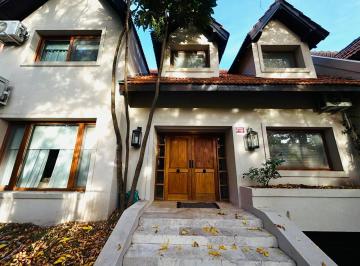 Casa de 8 ambientes, San Fernando · Oportunidad! Amplia y Luminosa Casa Renovada y Refaccionada en Punta Chica