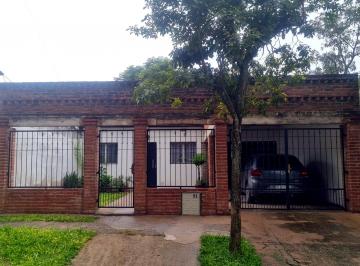 Casa de 5 ambientes, Tafí Viejo · Casa 3 Dorm. con Hogar y Amplio Fondo - Barrio 12 de Junio, Tafí Viejo