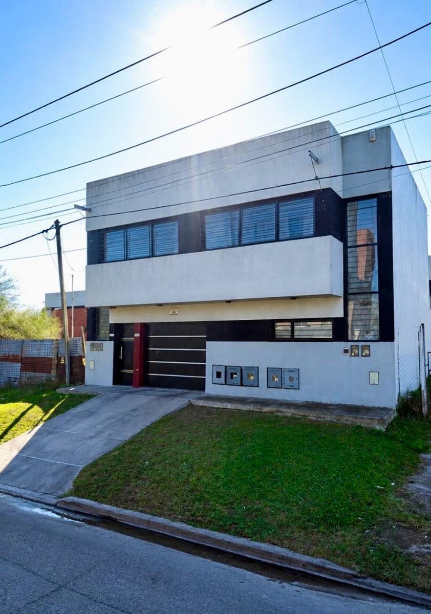 143 Entre 50 y 52, La Plata, La Plata