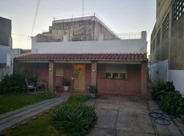 Casa · 120m² · 4 Ambientes · 2 Cocheras · Venta o Permuta Casa Ciudadela 4 Ambientes Lote Grande