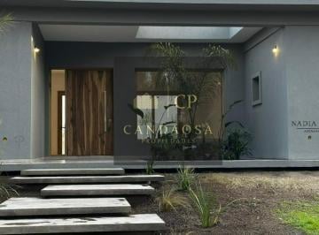 Casa · 185m² · 5 Ambientes · 6 Cocheras · Nev. Casa en Venta 5 Ambientes en El Naudir a La Laguna