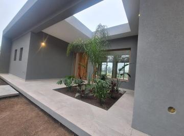 Casa · 185m² · 5 Ambientes · 6 Cocheras · Nev. Casa en Venta 5 Ambientes en El Naudir a La Laguna
