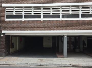 Garage , San Nicolás · Cochera Amplia en Planta Baja, Zona Congreso