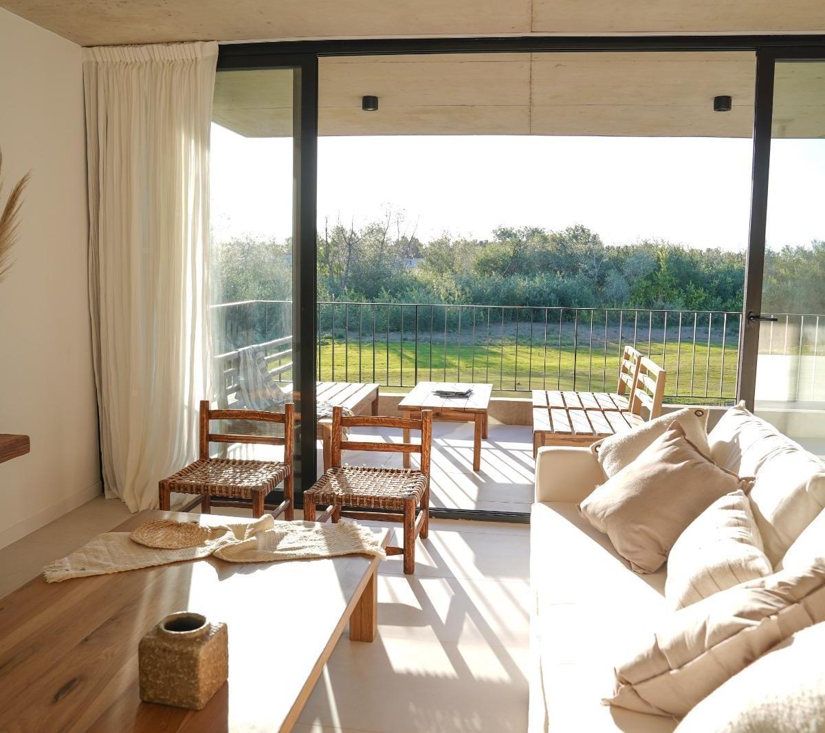 Pilará, Residence, Pilar