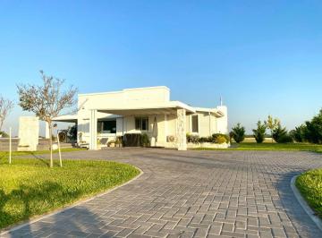 Quinta vacacional de 3 ambientes, Ramallo · Casa Quinta 4 Has, Ramallo