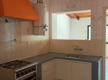 Casa · 2 Dormitorios · Casa Interna