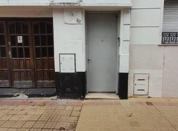 Casa de 3 ambientes, La Plata · Casa en Alquiler de 2 Dorm. en Calle 62 E/ Diag. 75 y 17, de La Plata