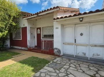 Casa de 3 ambientes, Moreno · Chalet en Venta en Paso del Rey. 3 Ambientes con Cochera y Fondo. Oportunidad