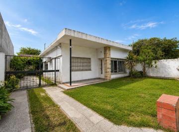 KNK-KNK-6002_2 · Oportunidad Venta Casa 4 Amb Sobre Lote de 366 m² Escucha Oferta