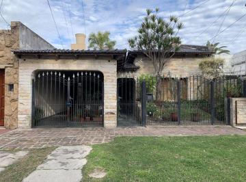 Casa de 3 ambientes, La Plata · Casa en Venta Mas Departamento en Block en Calle 50 E/ 133 y 134 de La Plata.