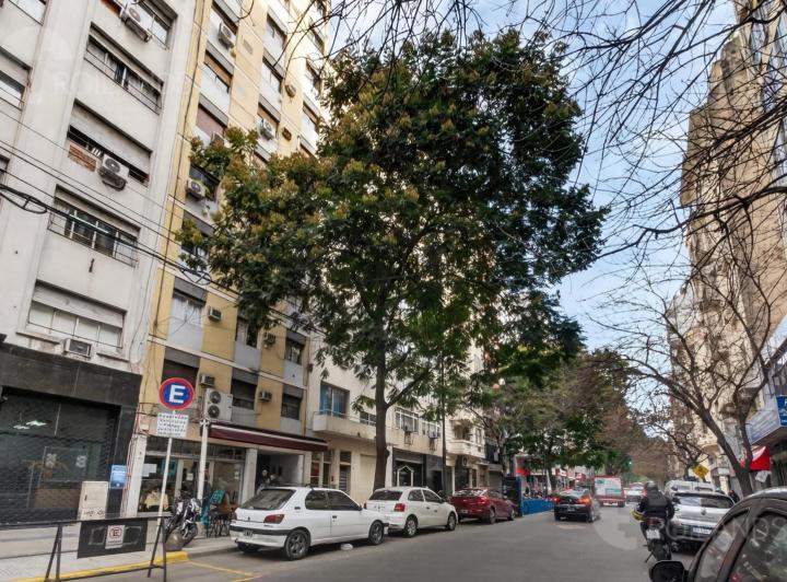 Venta 2 Ambientes a Reciclar Apto Vivienda y Profesional San Nicolas