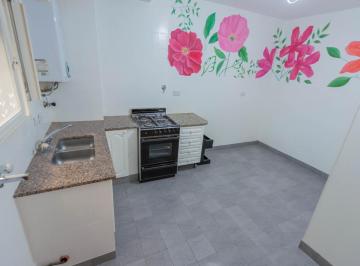 Casa · 45m² · 2 Ambientes · 1 Cochera · Venta 2 Amb. Flores Apto Prof. C/cochera