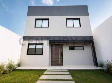 Casa · 150m² · 3 Dormitorios · 1 Cochera · Casa en Venta en Tolosa