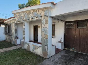 Casa de 3 ambientes, Moreno · Casa de 3 Ambientes con Cochera y Fondo. en Venta.