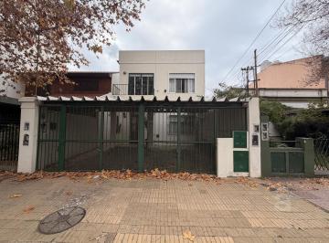 Casa · 150m² · 4 Ambientes · 2 Cocheras · Casa a Reciclar en Venta en Villa Ballester - 375 m² Lote