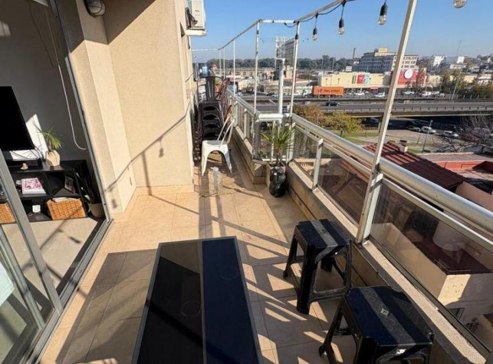 Venta. 2 Ambientes. con Balcon. Barracas.