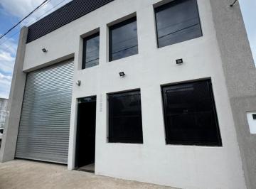 Local comercial · 340m² · Lcf V143 - Galpón en Venta - Av San Martín Entre Av Santa Cruz y Cmte. Andresito