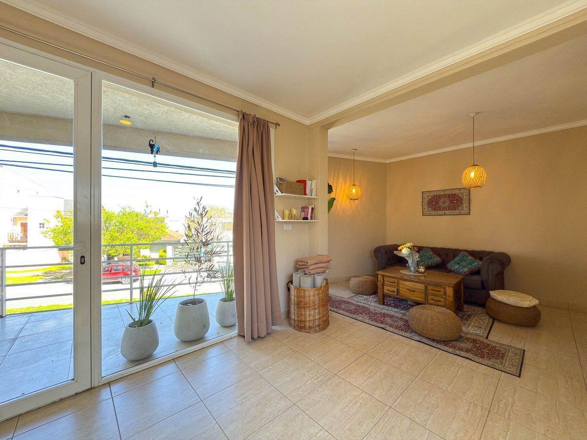 Depto 2 dorm, 75m² con balcón y ascensor — Av. Brasil, Tandil