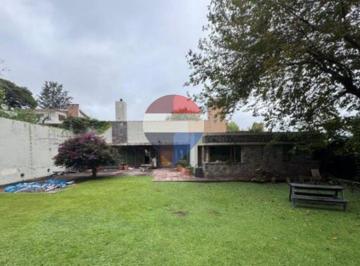 Casa · 315m² · 4 Ambientes · Venta Casa B° Los Perales 2 Dorm.