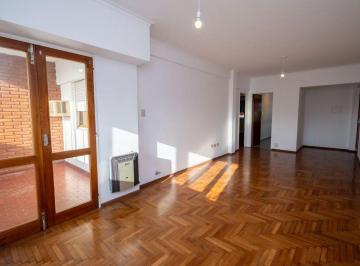 Departamento · 70m² · 4 Ambientes · 1 Cochera · Semipiso 2 Dorm. con Cochera | Microcentro