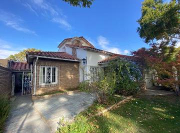 Casa · 400m² · 4 Ambientes · 2 Cocheras · Casa en Venta Sobre Calle San Martín - L. de Cuyo