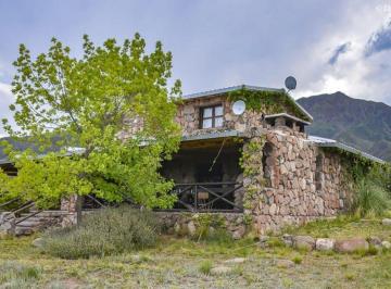 Casa · 300m² · 4 Ambientes · Venta Casa La Crucesita Luján de Cuyo Mendoza