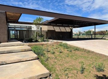 Casa · 216m² · 4 Ambientes · 1 Cochera · Casa en Venta Barrio Privado Gran Boedo a Estrenar