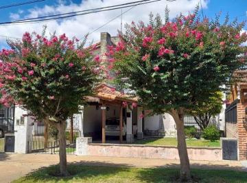 Casa · 150m² · 4 Ambientes · 1 Cochera · Gran Casa en Venta San Antonio de Padua Merlo