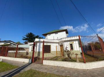 Casa · 134m² · 3 Ambientes · 2 Cocheras · Casa 3 Ambientes Venta Longchamps! Financiada 50%