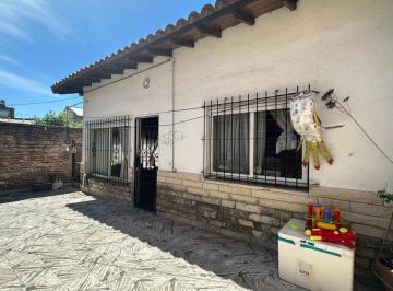 Casa · 92m² · 5 Ambientes · Casa 5 Anb en Avellaned C/quincho Apto Crédito