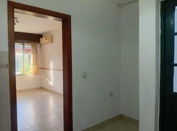 Casa · 48m² · 3 Ambientes · 1 Cochera · Venta con Renta Dúplex 3 Ambientes en Carapachay