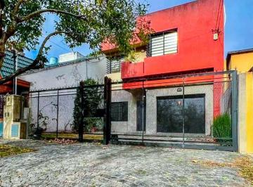 Casa · 180m² · 6 Ambientes · 1 Cochera · Casa de 6 Ambientes Garage Quincho Jardin Quilmes