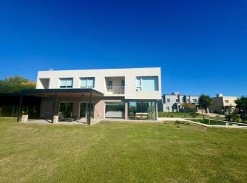 Casa · 132m² · 4 Ambientes · 1 Cochera · Casa en Venta Area 1 San Sebastián, Pilar, Zelaya