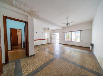 Casa · 193m² · 5 Ambientes · 1 Cochera · Casa en Venta 3 Dorm. Zona Sur