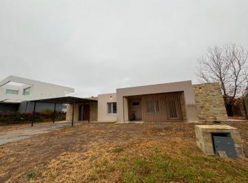 Casa de 6 ambientes, Neuquén · Excelente Casa de 6 Amb. en Venta en B° La Zagala Neuquén
