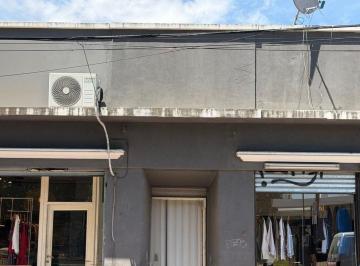 Local comercial · 330m² · Venta 2 Locales C/vivienda a Reciclar Pilar Centro