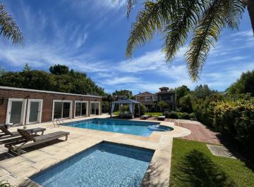 Casa · 391m² · 8 Ambientes · 2 Cocheras · Venta Casa 6 Ambientes con Quincho | Sta m. Tigre