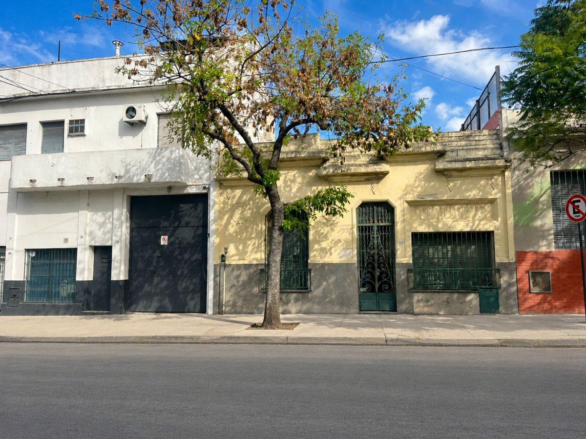 Muñiz 2100