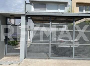Casa · 172m² · 4 Ambientes · 2 Cocheras · Duplex en Venta Santa Genoveva Apto Credito