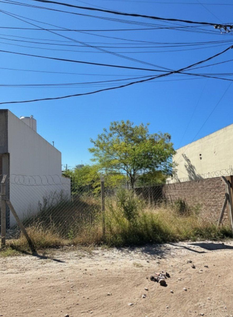 Calle 404 S/N,  Juan María Gutiérrez, Berazategui