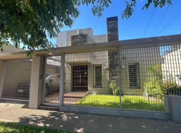 PH · 70m² · 5 Ambientes · Venta PH 5amb Exelente Cochera Patio Castelar Nte