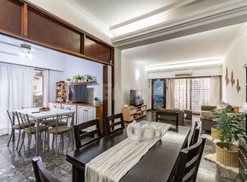PH · 242m² · 6 Ambientes · 1 Cochera · Venta PH Mataderos 6 Ambientes Cochera Permuta